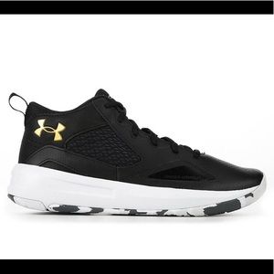 brand new under armour sneakers
